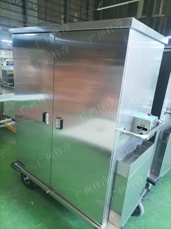 密閉式滅菌器械物品電動(dòng)轉(zhuǎn)運(yùn)車采用304拉絲不銹鋼板面板厚度：≥1.2mm,表面作拉絲亞光處理。